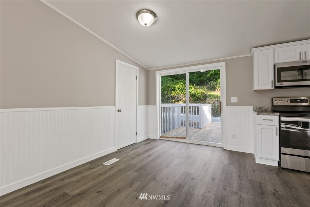26024 Helmick Road Sedro-Woolley, WA 98284 - Photo 14 of 22 Gallery Image 14