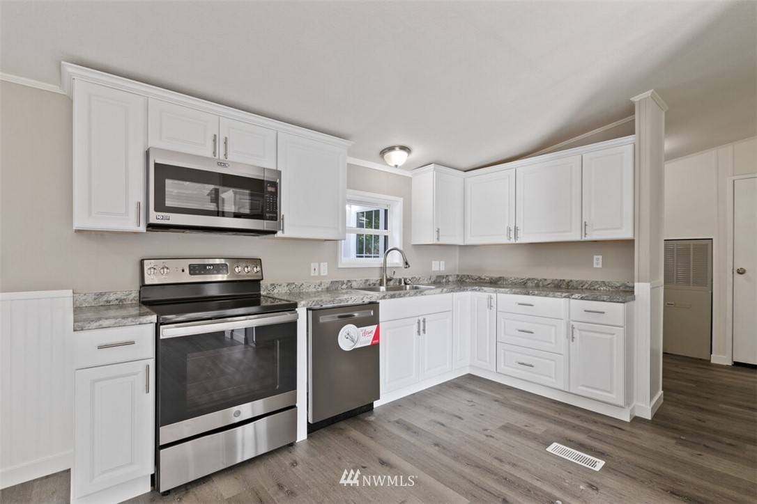 26024 Helmick Road Sedro-Woolley, WA 98284 - Photo 10 of 22 Gallery Image 10