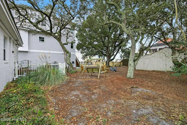 $515,000 | 307 Fayetteville Avenue, Carolina Beach, NC 28428