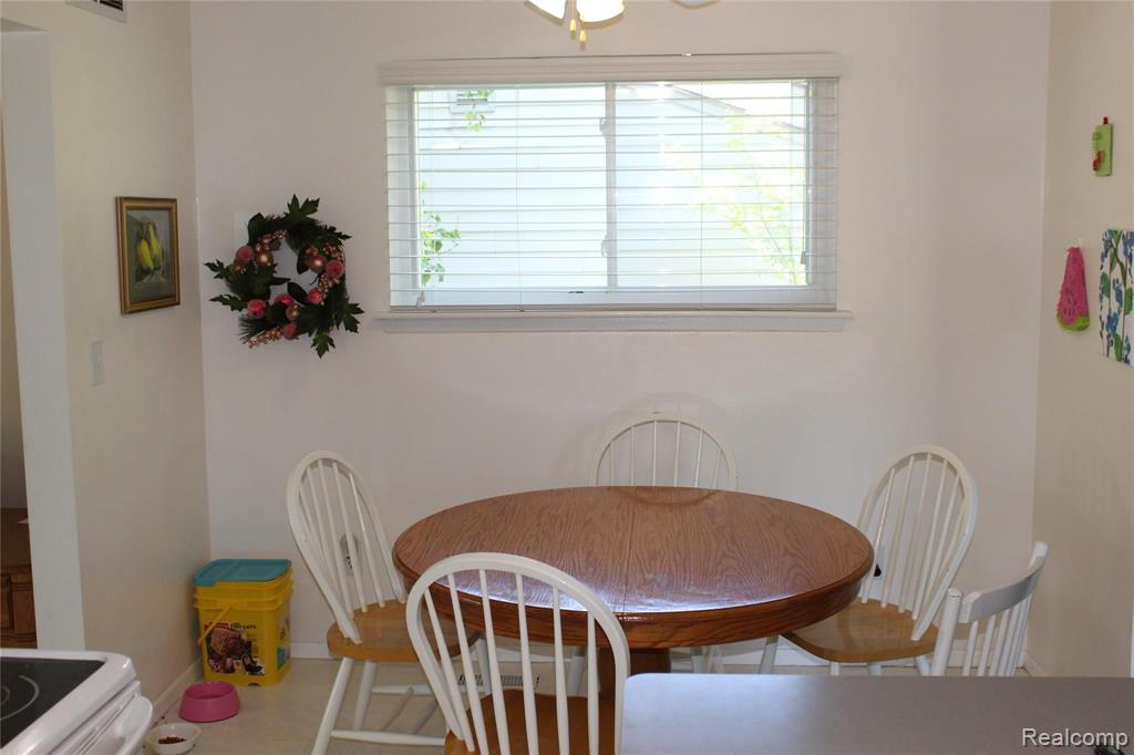 39846 Coronation Road Canton, MI 48188 - Photo 11 of 22 Gallery Image 11