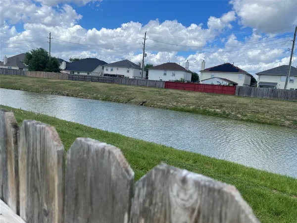 $449,900 | 60 Indian Wells Drive, Manvel, TX 77578