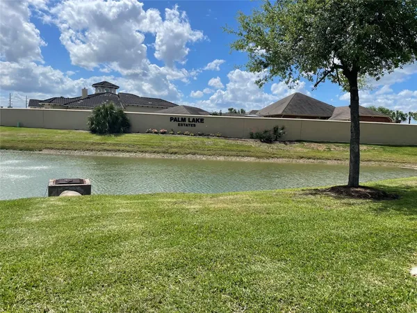 $449,900 | 60 Indian Wells Drive, Manvel, TX 77578