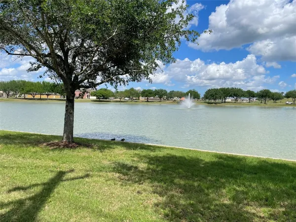 $449,900 | 60 Indian Wells Drive, Manvel, TX 77578