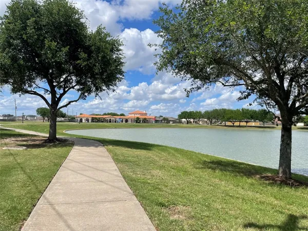 $449,900 | 60 Indian Wells Drive, Manvel, TX 77578