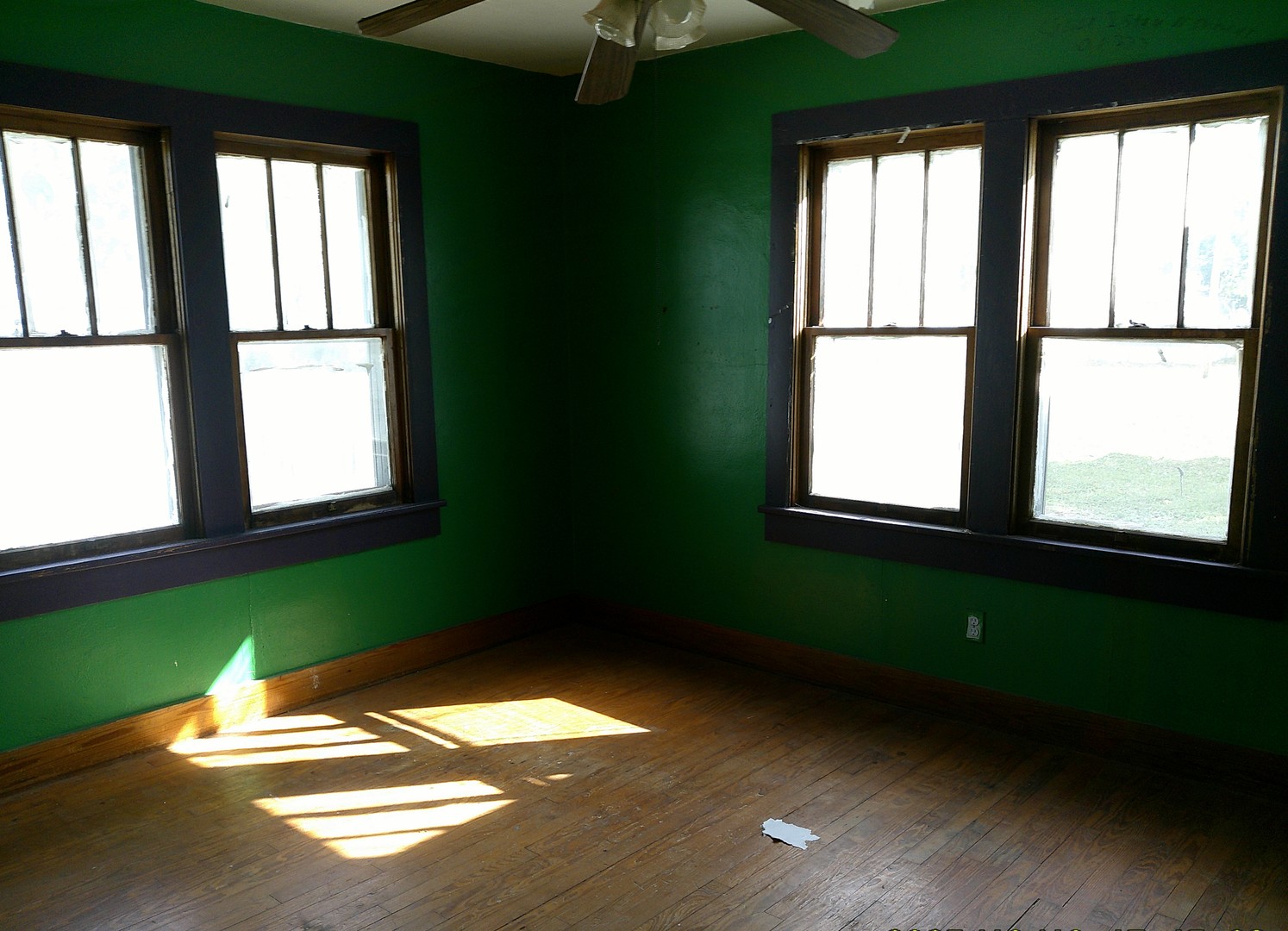 115 West 8th Street St. Elmo, IL 62458 - Photo 5 of 7 a view of a room that has a window in it