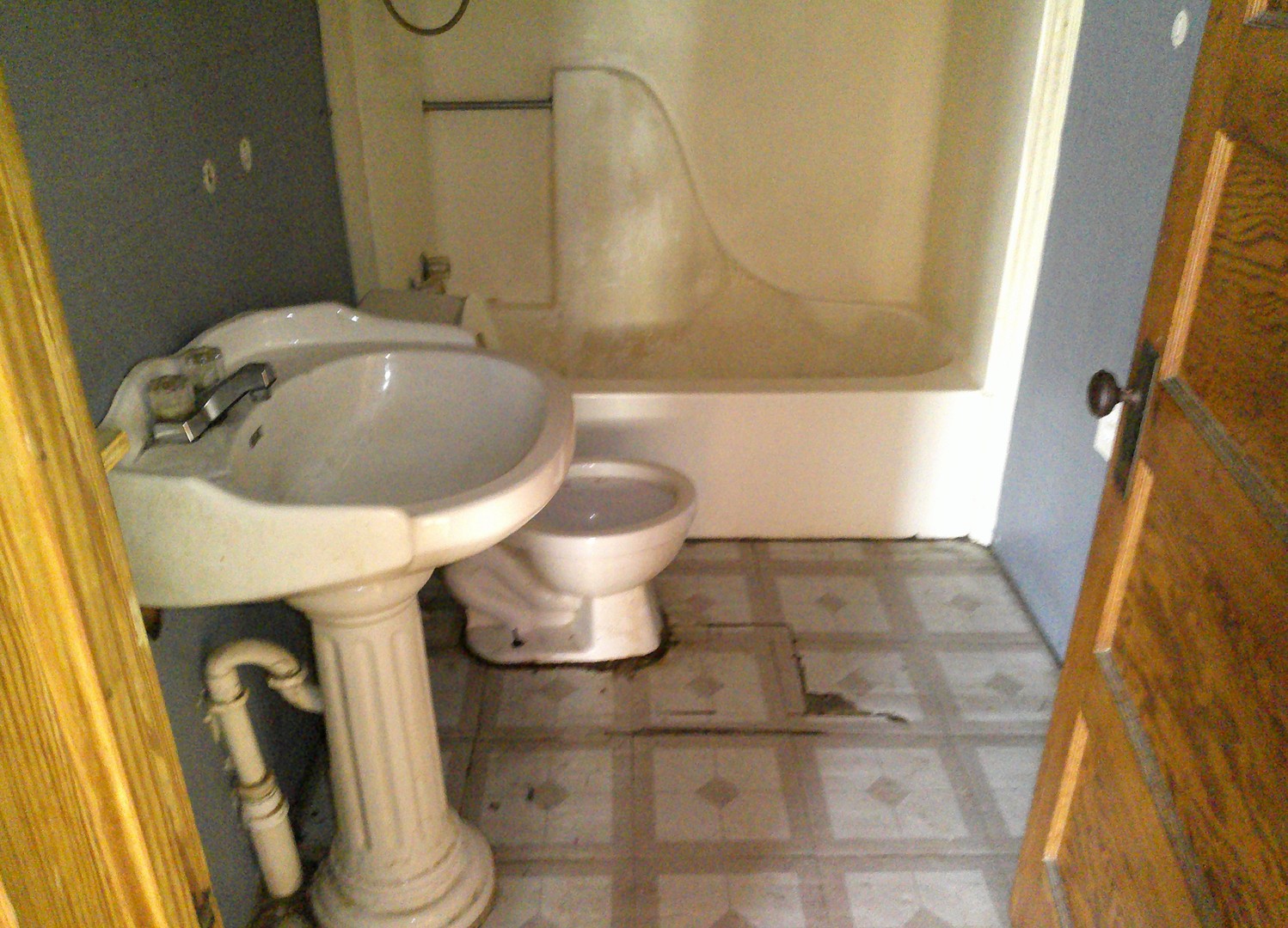 115 West 8th Street St. Elmo, IL 62458 - Photo 6 of 7 a bathroom with a sink and mirror