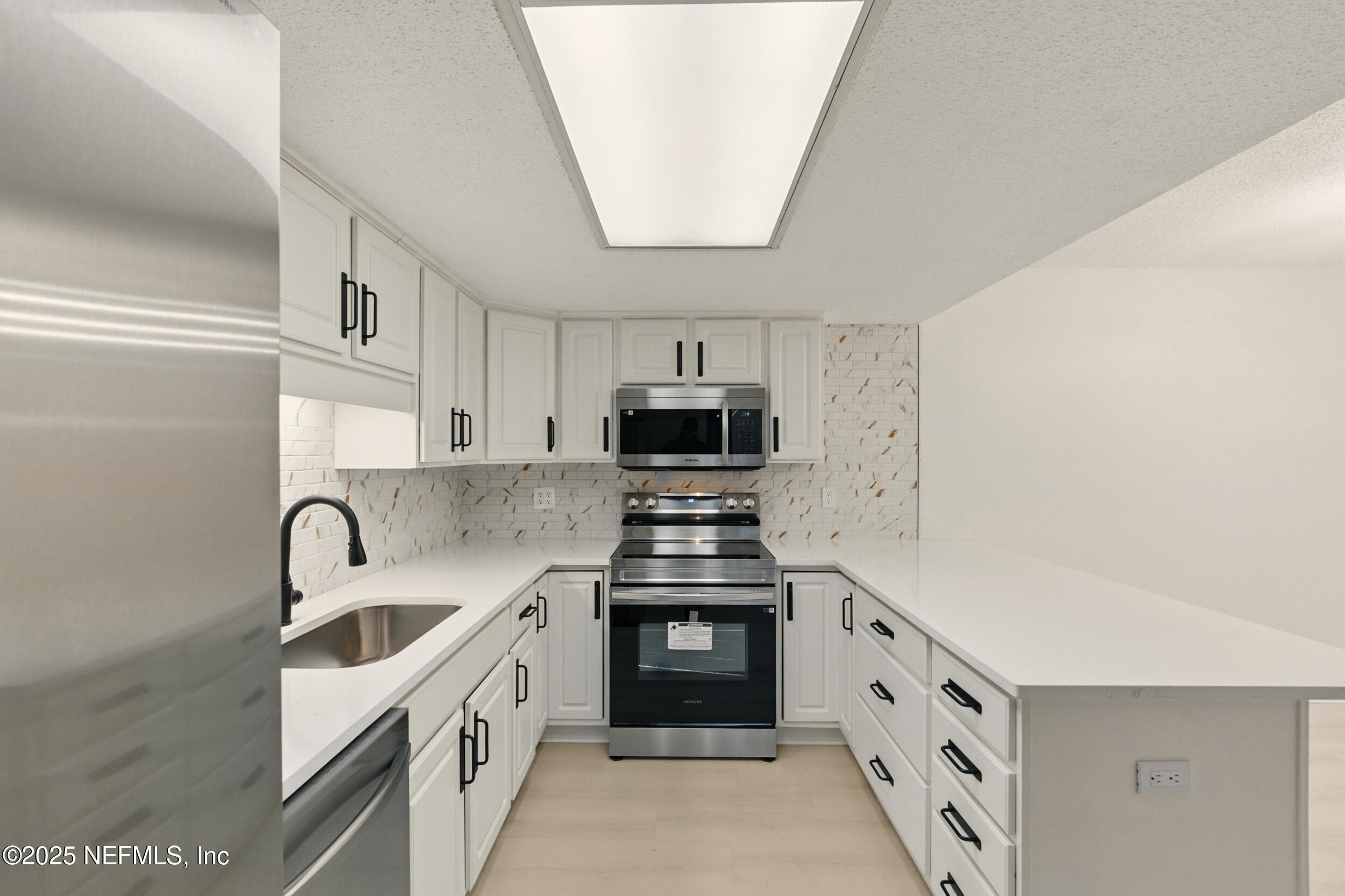 10341 Big Tree Terrace Jacksonville, FL 32257 - Photo 7 of 39 14_homeprimemedia-14