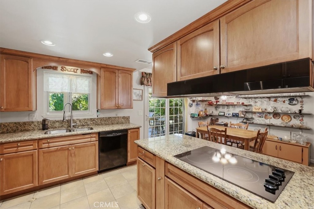 10426 Bonneville Street Riverside, CA 92505 - Photo 4 of 29