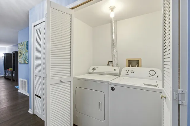 $405,000 | 2860 Bridgeport Lane, Aurora, IL 60504