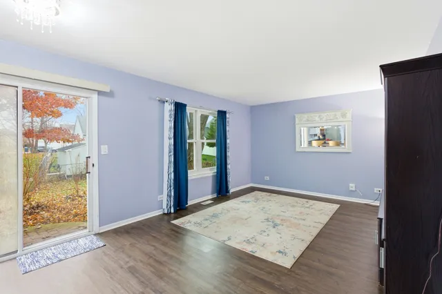 $405,000 | 2860 Bridgeport Lane, Aurora, IL 60504