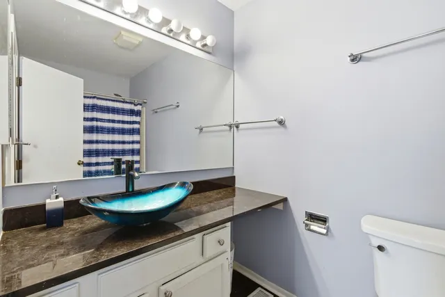 $405,000 | 2860 Bridgeport Lane, Aurora, IL 60504