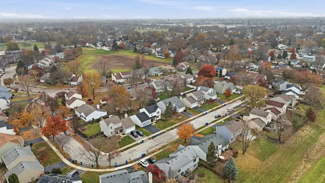 $405,000 | 2860 Bridgeport Lane, Aurora, IL 60504