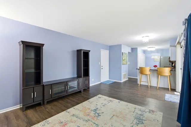 $405,000 | 2860 Bridgeport Lane, Aurora, IL 60504