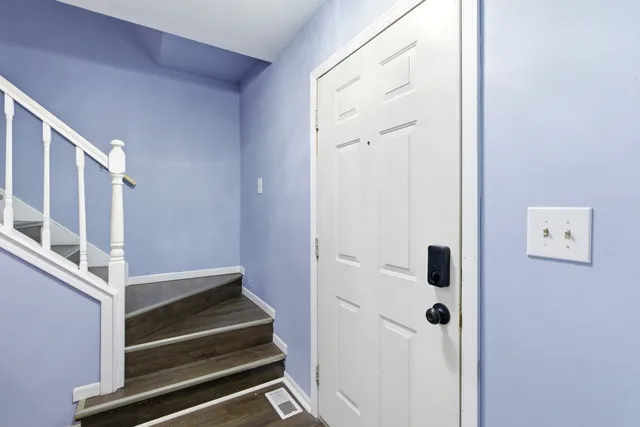 $405,000 | 2860 Bridgeport Lane, Aurora, IL 60504