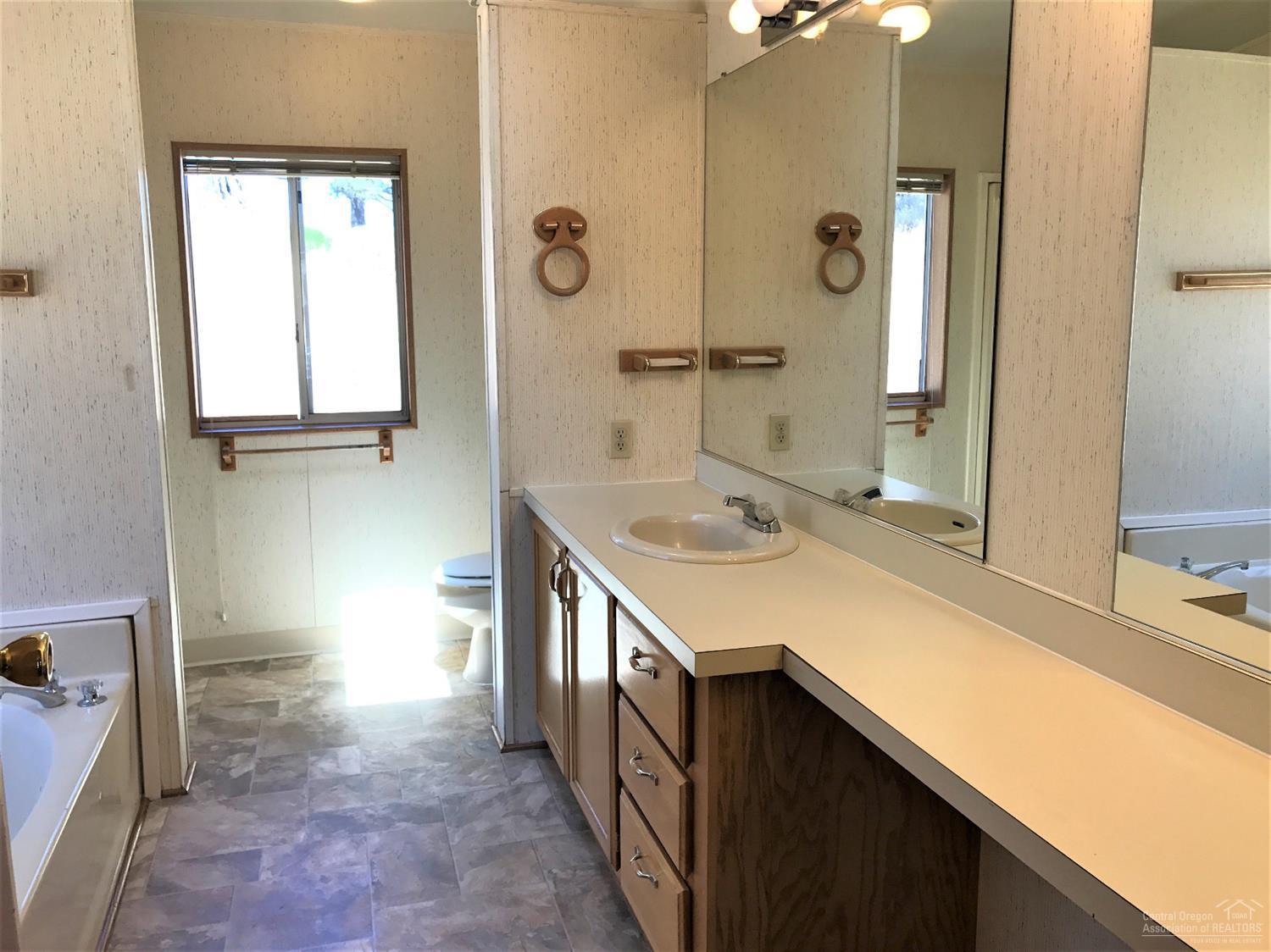 9199 Southwest Panorama Road Terrebonne, OR 97760 - Photo 10 of 25 Gallery Image 10