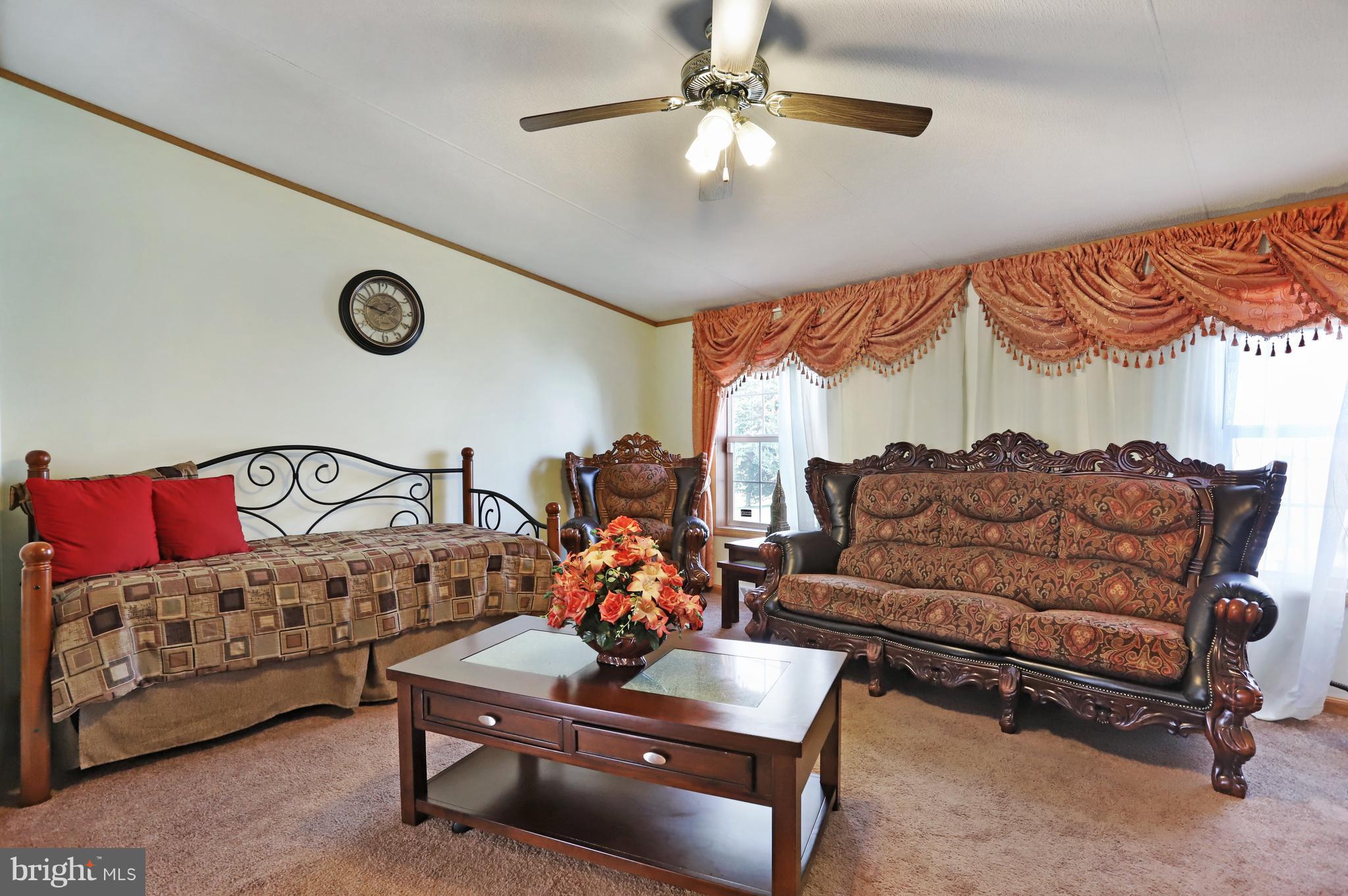 16815 Alcott Road Hagerstown, MD 21740 - Photo 14 of 30 Living Room