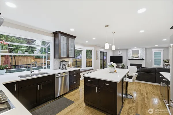 $1,345,000 | 13124 44th Avenue West, Mukilteo, WA 98275