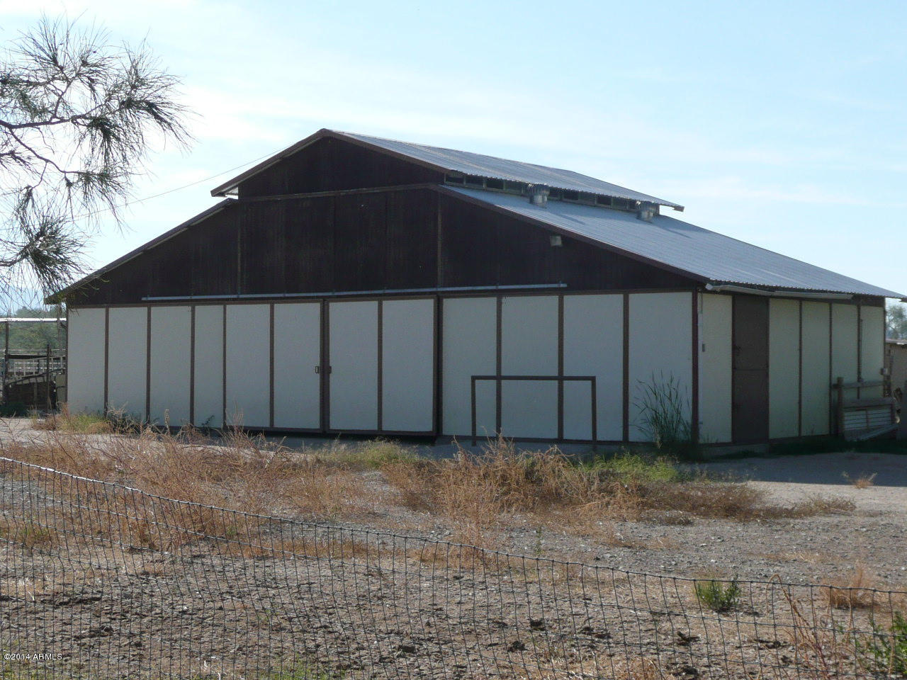 2535 West Dobbins Road Phoenix, AZ 85041 - Photo 4 of 10 Nice port-a-stall style barn