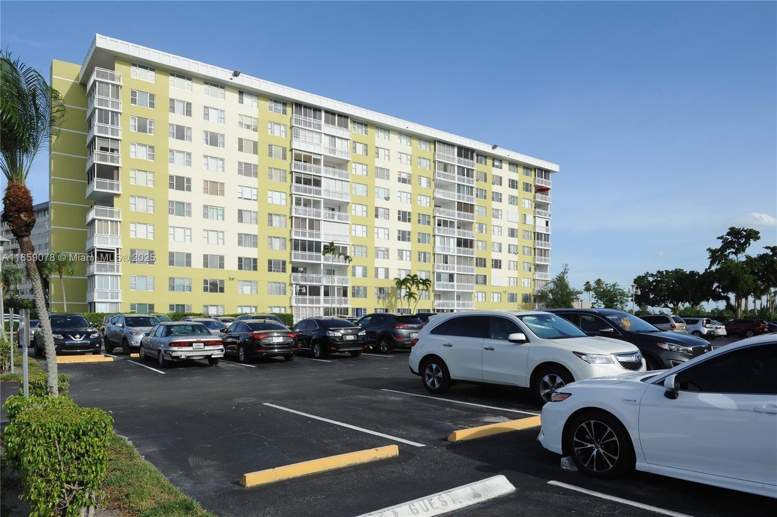 4400 Hillcrest Drive, Unit 520C Hollywood, FL 33021 - Photo 15 of 18