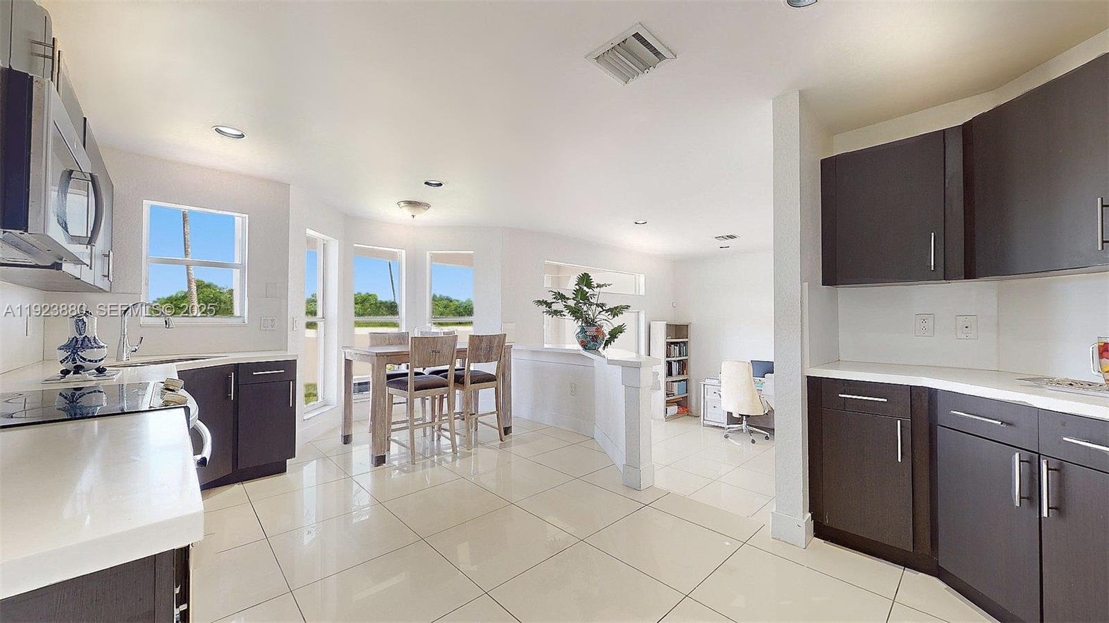 14633 Cascada Boulevard Miami, FL 33186 - Photo 5 of 28