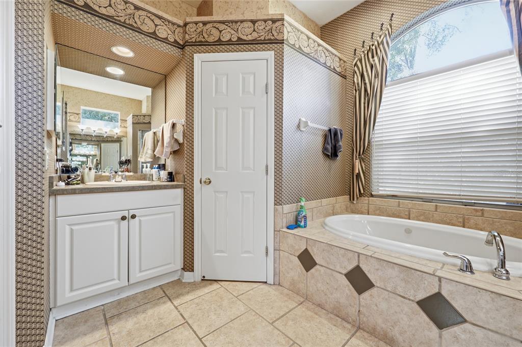 9605 Southwest 33 Lane Gainesville, FL 32608 - Photo 27 of 57