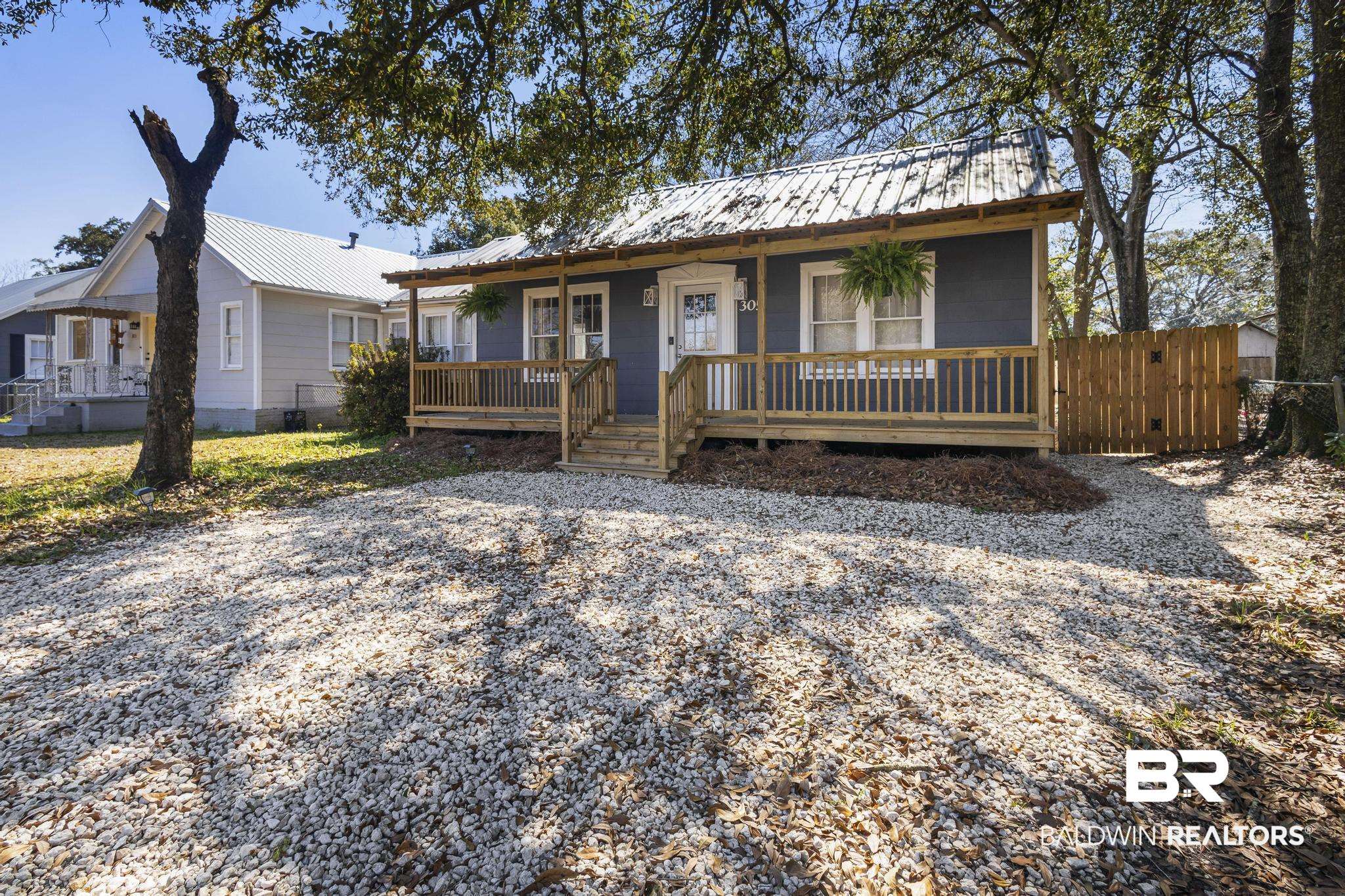 305 West Orange Avenue Foley, AL 36535 - Photo 4 of 35