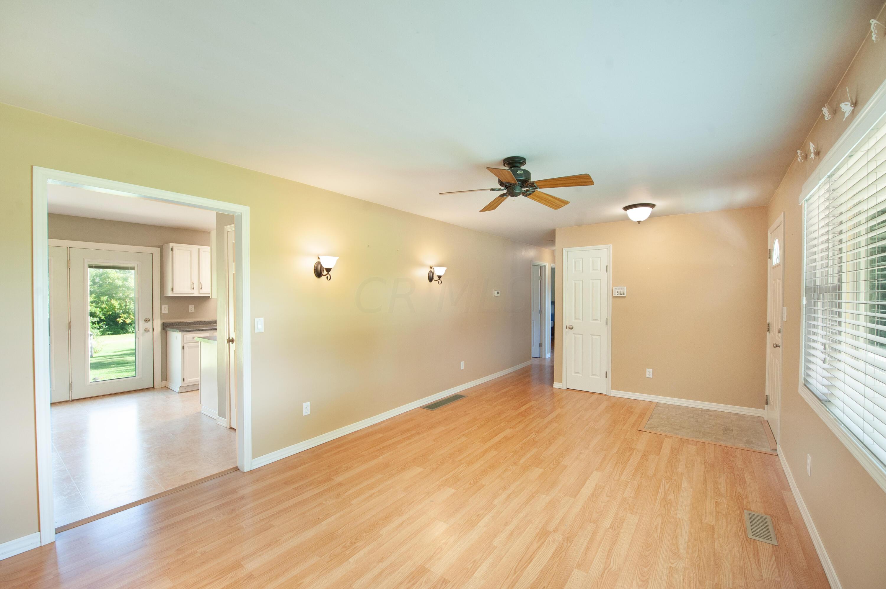 9635 Cheshire Road Sunbury, OH 43074 - Photo 3 of 31 DSC_0113