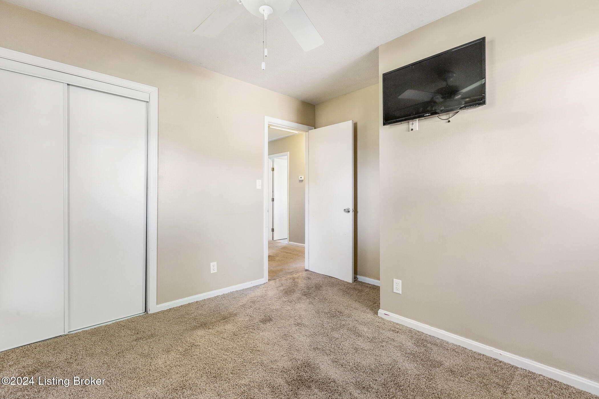 3608 Tarragon Road Louisville, KY 40219 - Photo 28 of 37 42