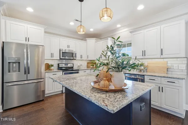 $580,000 | 2630 Edinburgh Channel Road, Kingsport, TN 37664