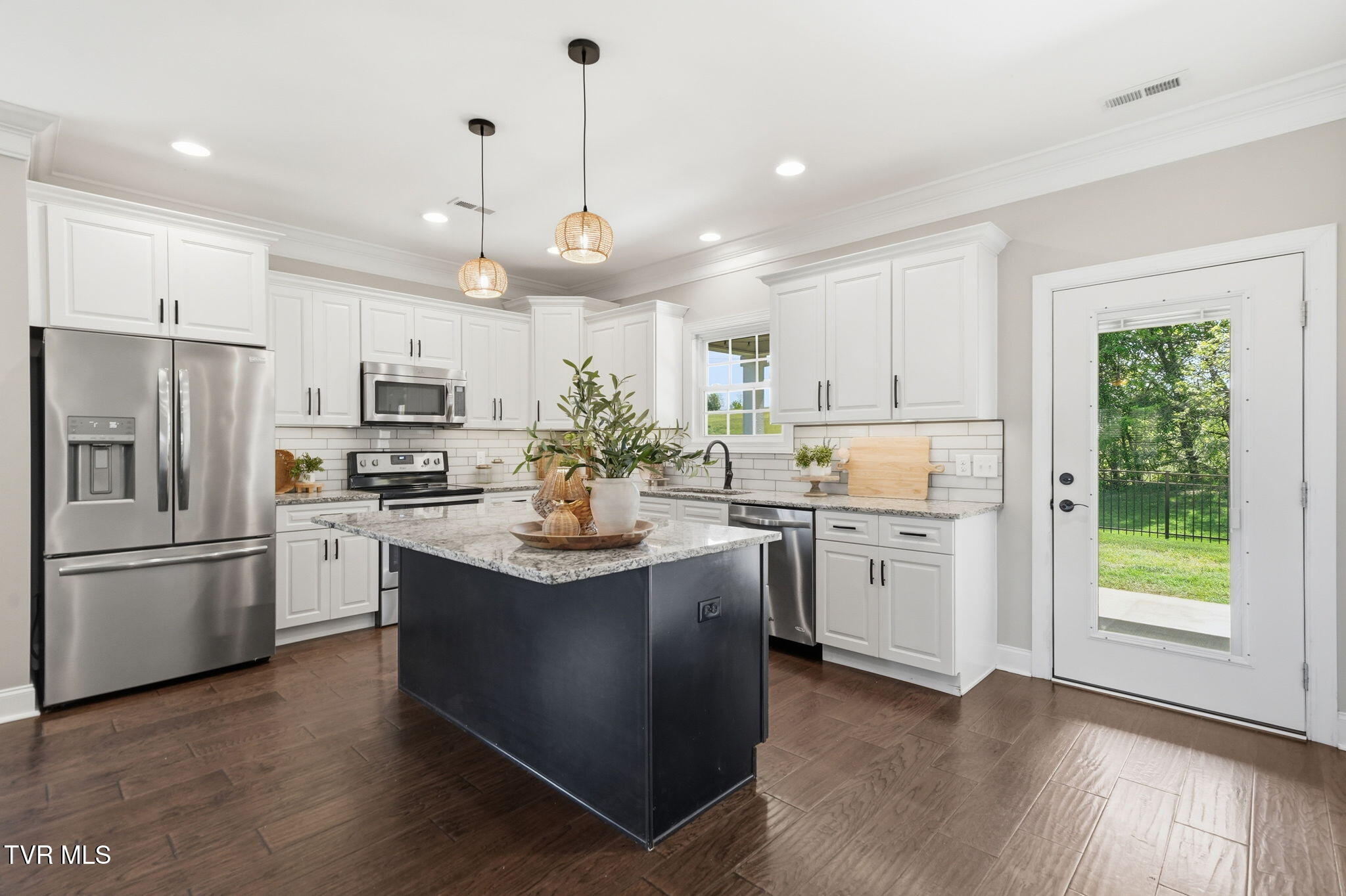 2630 Edinburgh Channel Road Kingsport, TN 37664 - Photo 15 of 61 49-web-or-mls-011_DSC09457