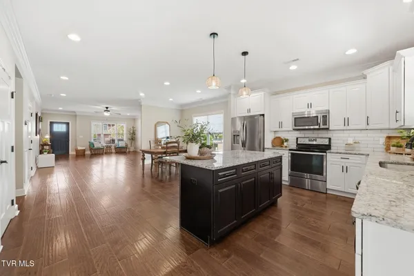 $580,000 | 2630 Edinburgh Channel Road, Kingsport, TN 37664