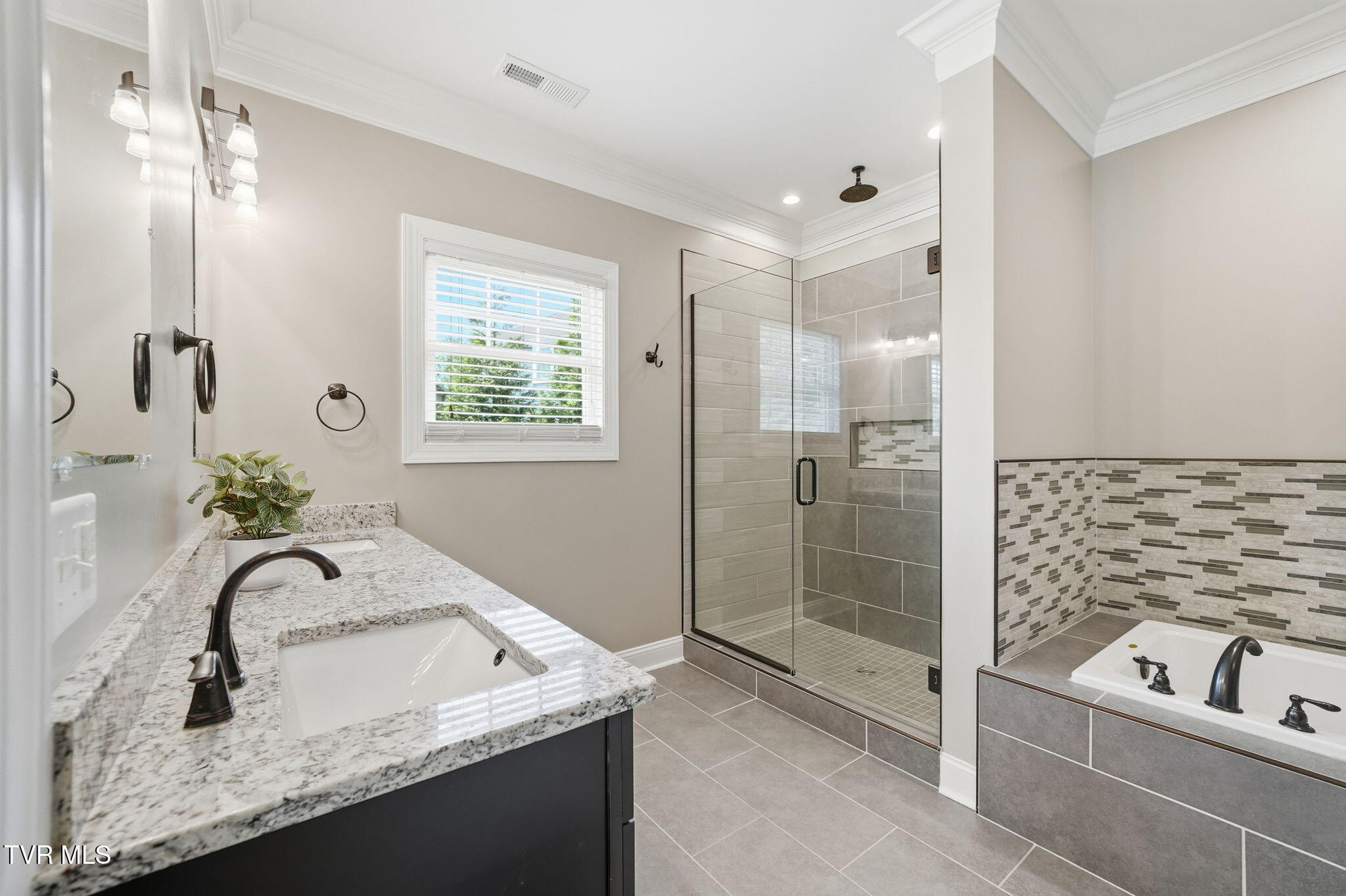 2630 Edinburgh Channel Road Kingsport, TN 37664 - Photo 24 of 61 26-web-or-mls-038_DSC09527