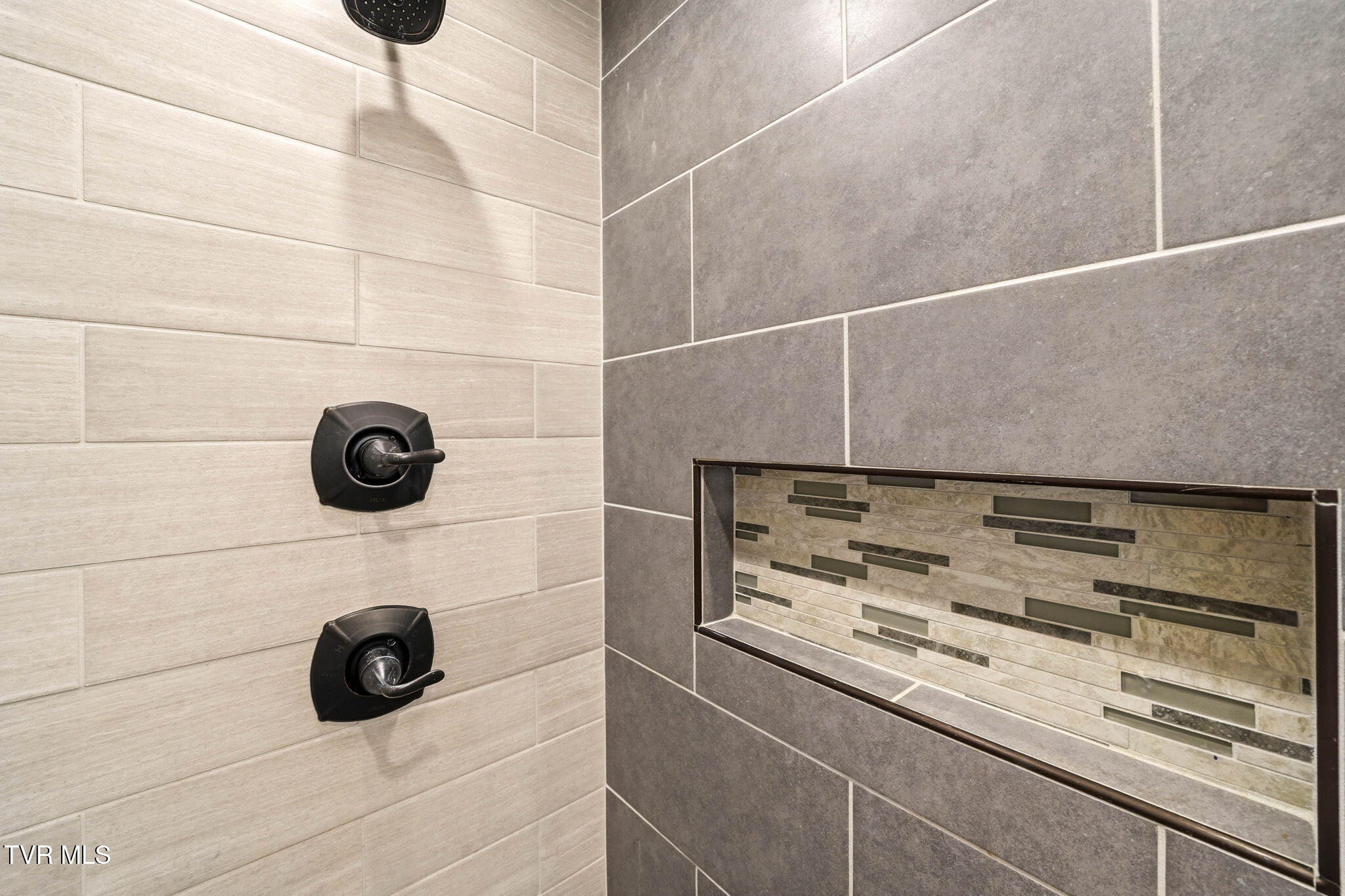 2630 Edinburgh Channel Road Kingsport, TN 37664 - Photo 26 of 61 5-web-or-mls-2630 Edinburgh Channel Rd-5