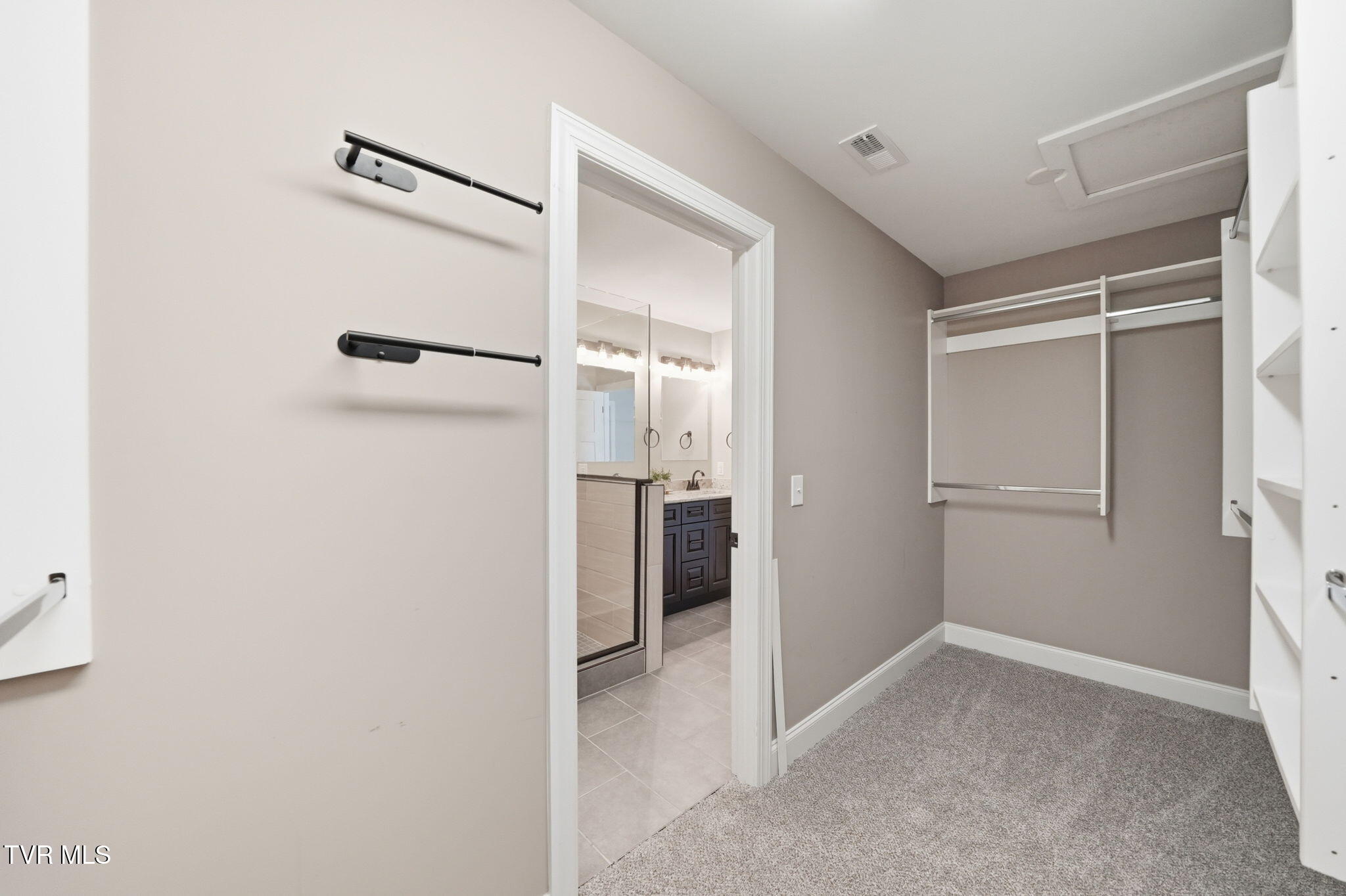 2630 Edinburgh Channel Road Kingsport, TN 37664 - Photo 35 of 61 39-web-or-mls-035_DSC09617