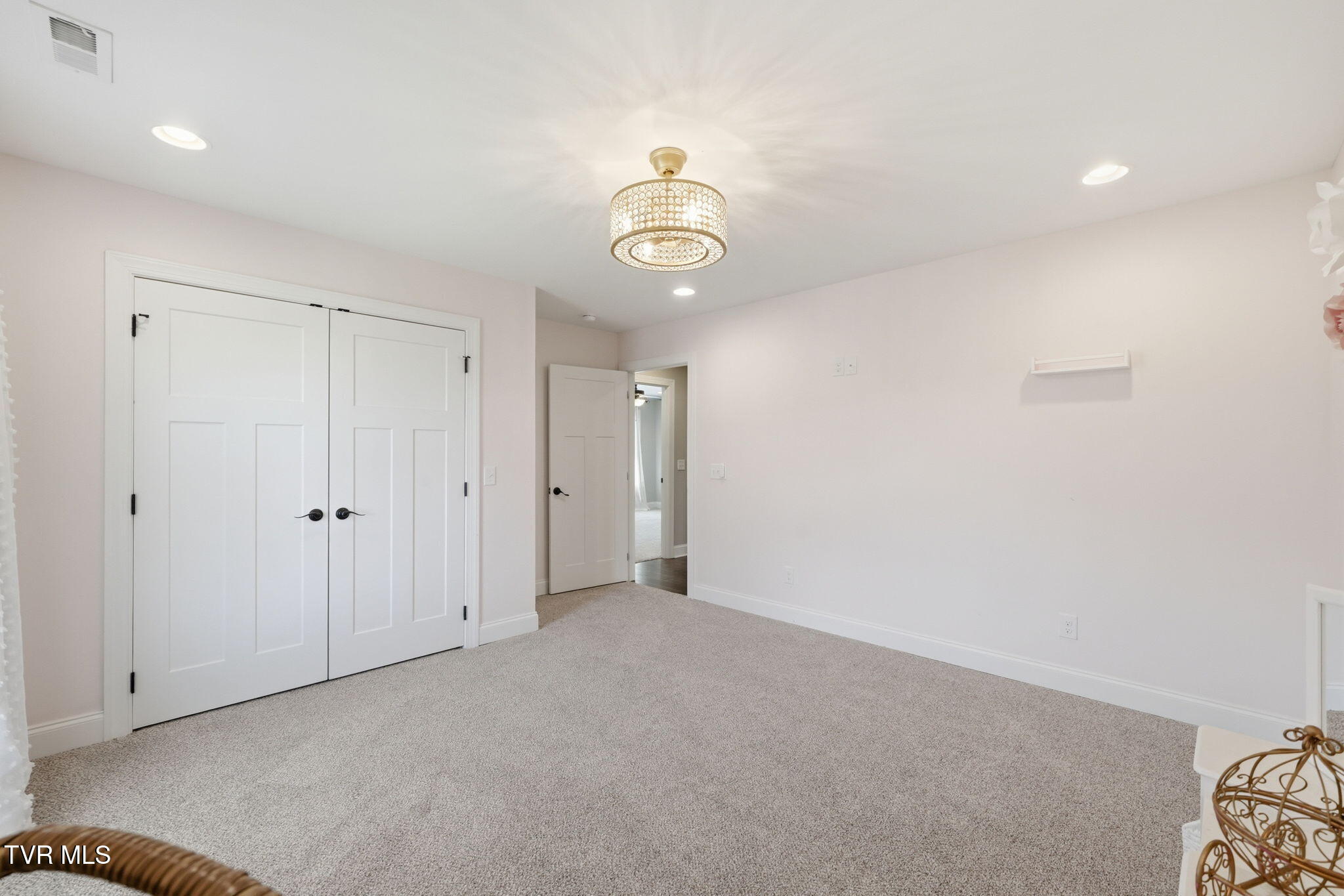 2630 Edinburgh Channel Road Kingsport, TN 37664 - Photo 37 of 61 37-web-or-mls-029_DSC09657