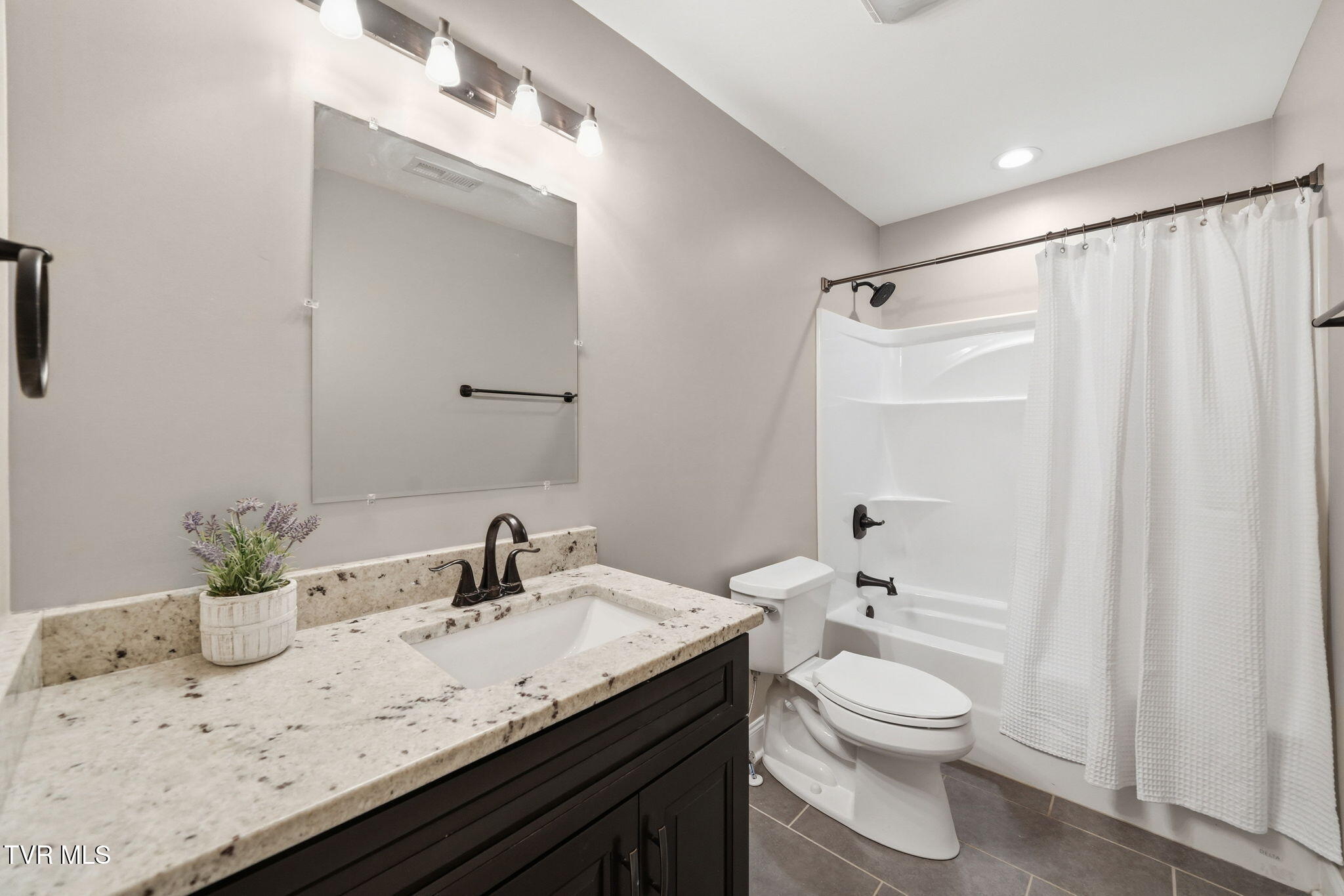 2630 Edinburgh Channel Road Kingsport, TN 37664 - Photo 38 of 61 45-web-or-mls-IMG_6822