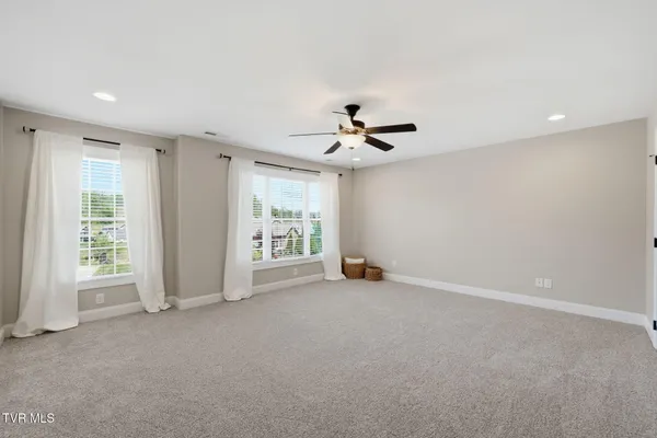 $580,000 | 2630 Edinburgh Channel Road, Kingsport, TN 37664