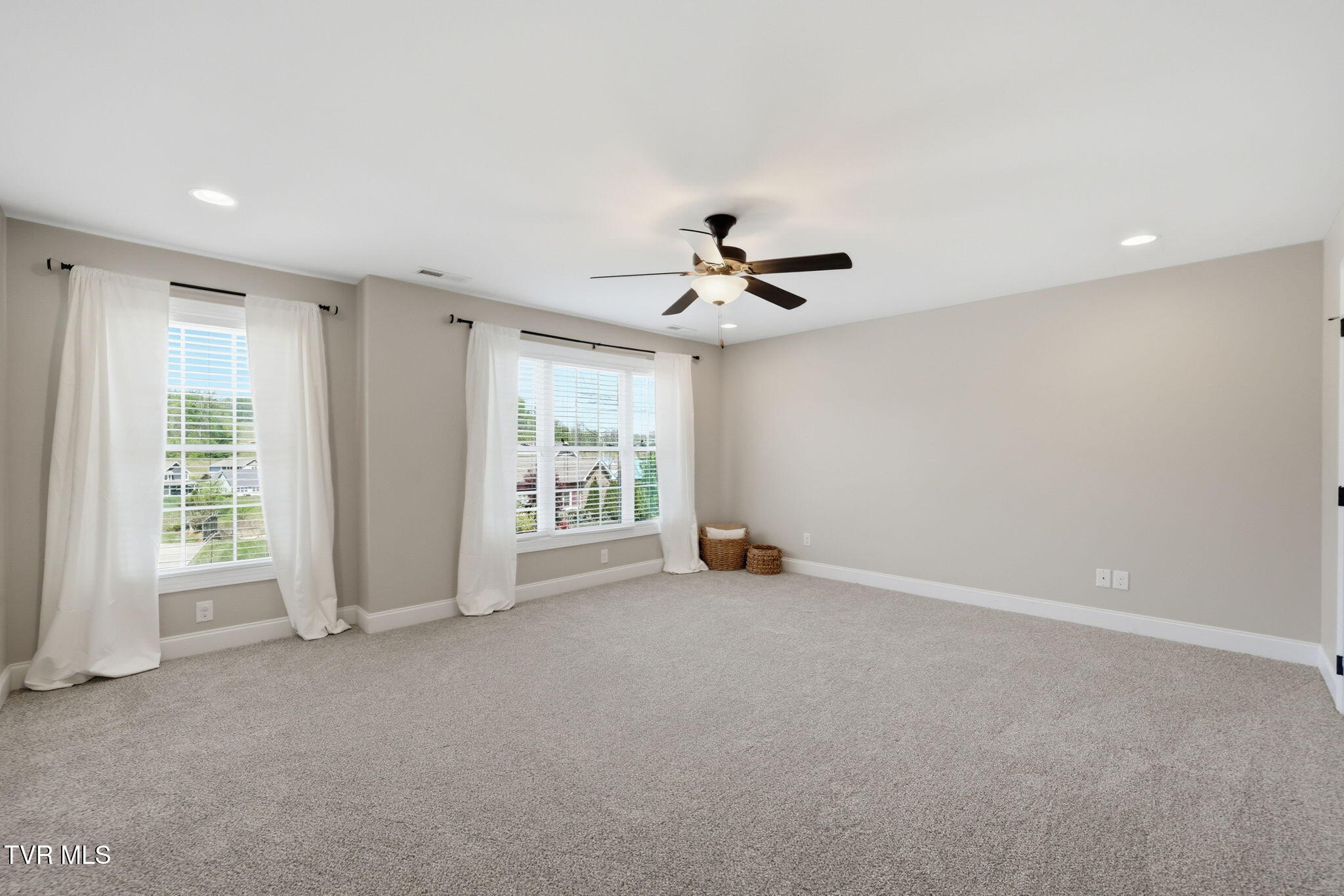 2630 Edinburgh Channel Road Kingsport, TN 37664 - Photo 39 of 61 38-web-or-mls-032_DSC09677