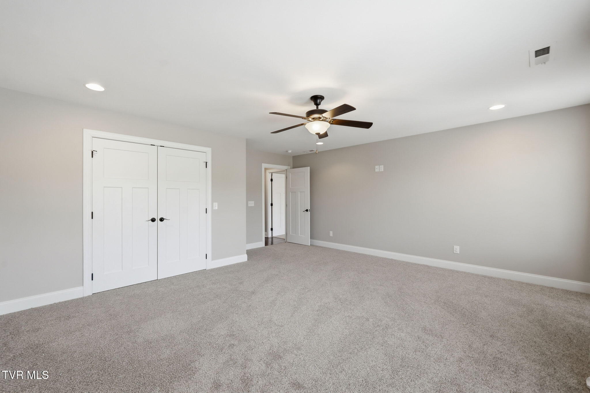 2630 Edinburgh Channel Road Kingsport, TN 37664 - Photo 40 of 61 51-web-or-mls-033_DSC09682