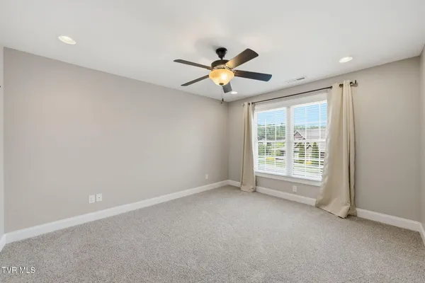 $580,000 | 2630 Edinburgh Channel Road, Kingsport, TN 37664