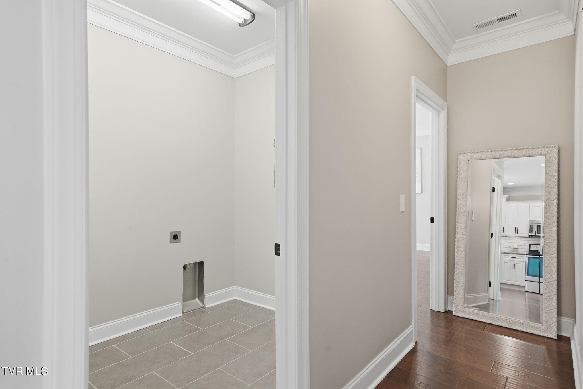 2630 Edinburgh Channel Road Kingsport, TN 37664 - Photo 42 of 61 31-web-or-mls-050_DSC09597