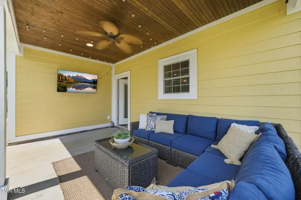 $580,000 | 2630 Edinburgh Channel Road, Kingsport, TN 37664