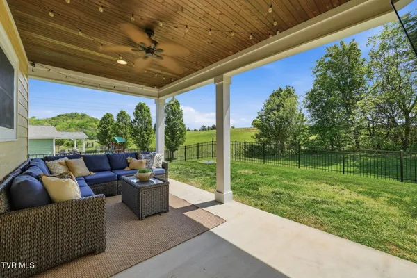 $580,000 | 2630 Edinburgh Channel Road, Kingsport, TN 37664