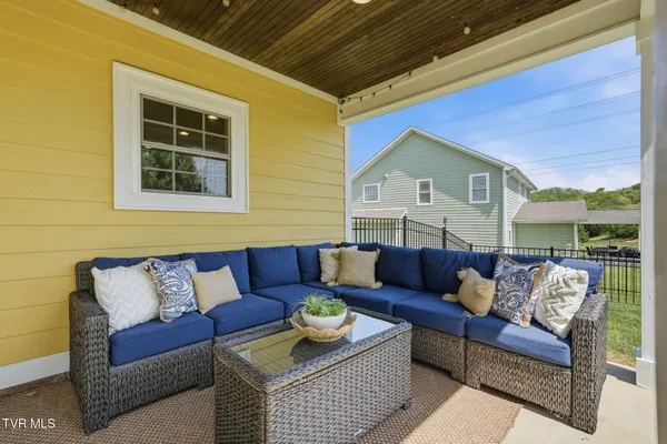 $580,000 | 2630 Edinburgh Channel Road, Kingsport, TN 37664