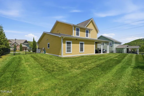 $580,000 | 2630 Edinburgh Channel Road, Kingsport, TN 37664