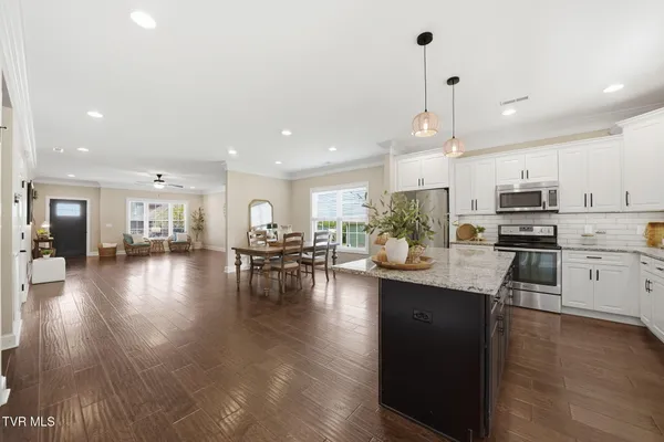 $580,000 | 2630 Edinburgh Channel Road, Kingsport, TN 37664