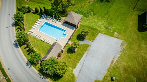 $580,000 | 2630 Edinburgh Channel Road, Kingsport, TN 37664