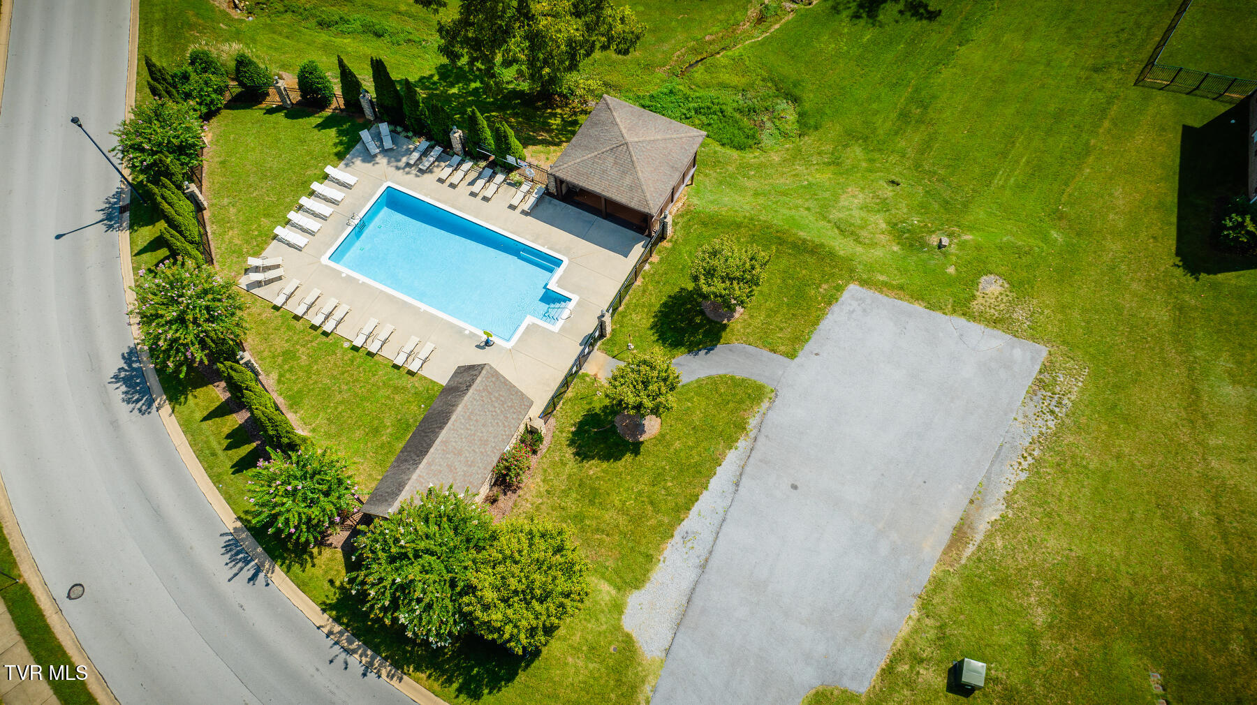 2630 Edinburgh Channel Road Kingsport, TN 37664 - Photo 58 of 61 206