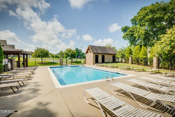 $580,000 | 2630 Edinburgh Channel Road, Kingsport, TN 37664