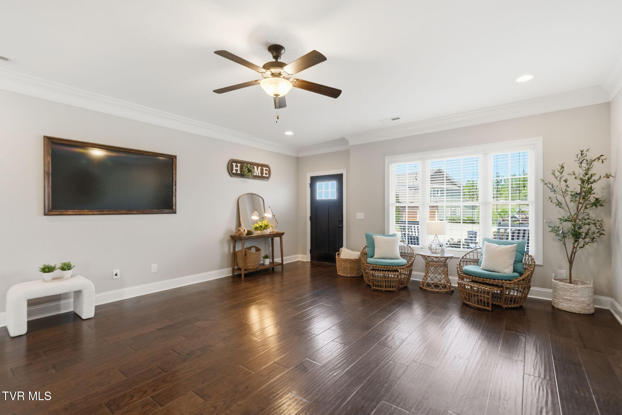 2630 Edinburgh Channel Road Kingsport, TN 37664 - Photo 6 of 61 40-web-or-mls-009_DSC09402